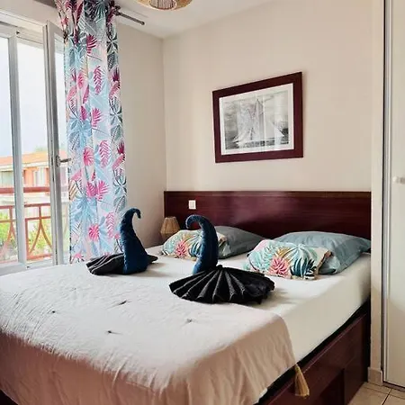 Superbe 3 Pieces 6pers Piscine 4 Etoiles